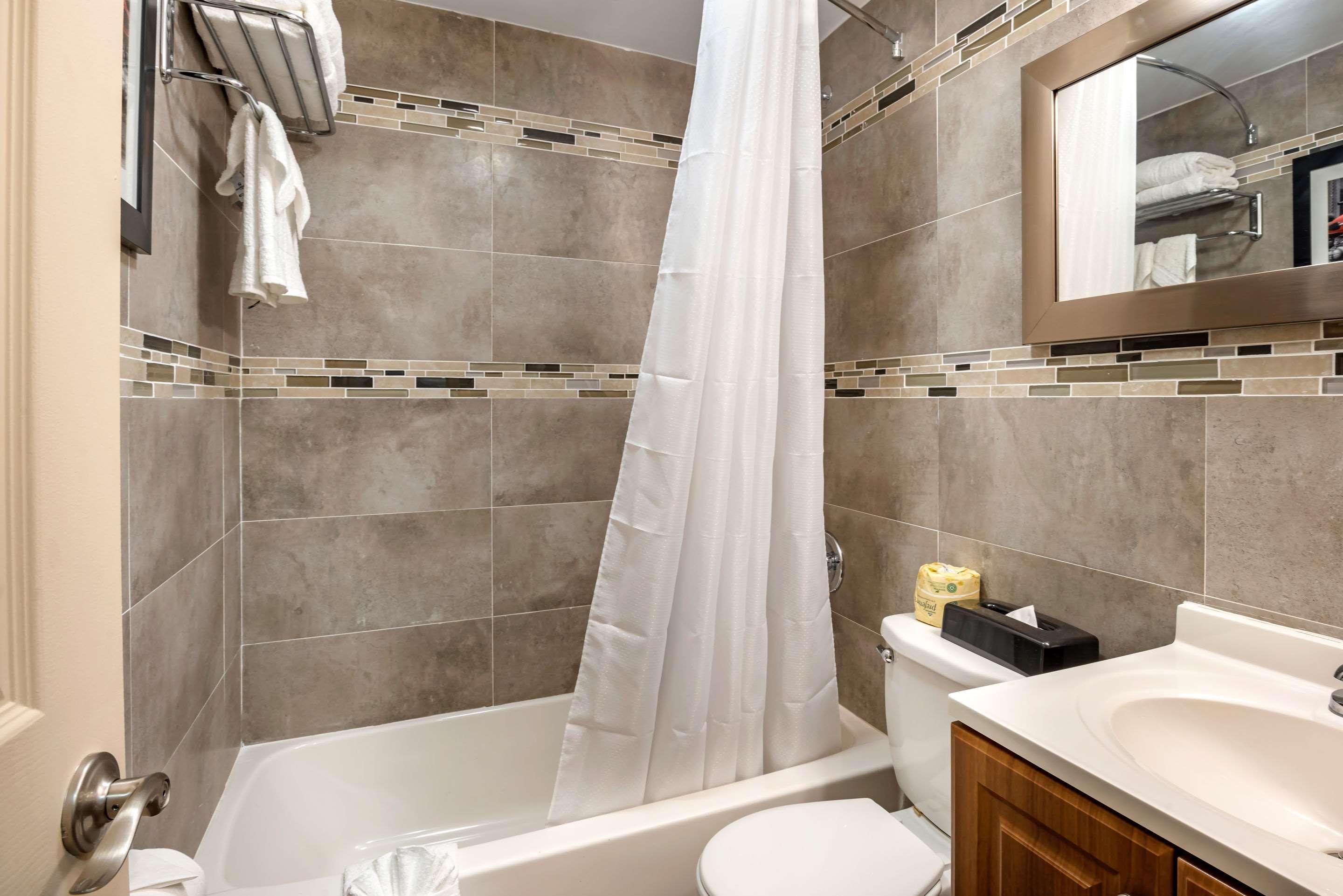 Downtown Hollywood Gardens Inn & Suites Екстериор снимка