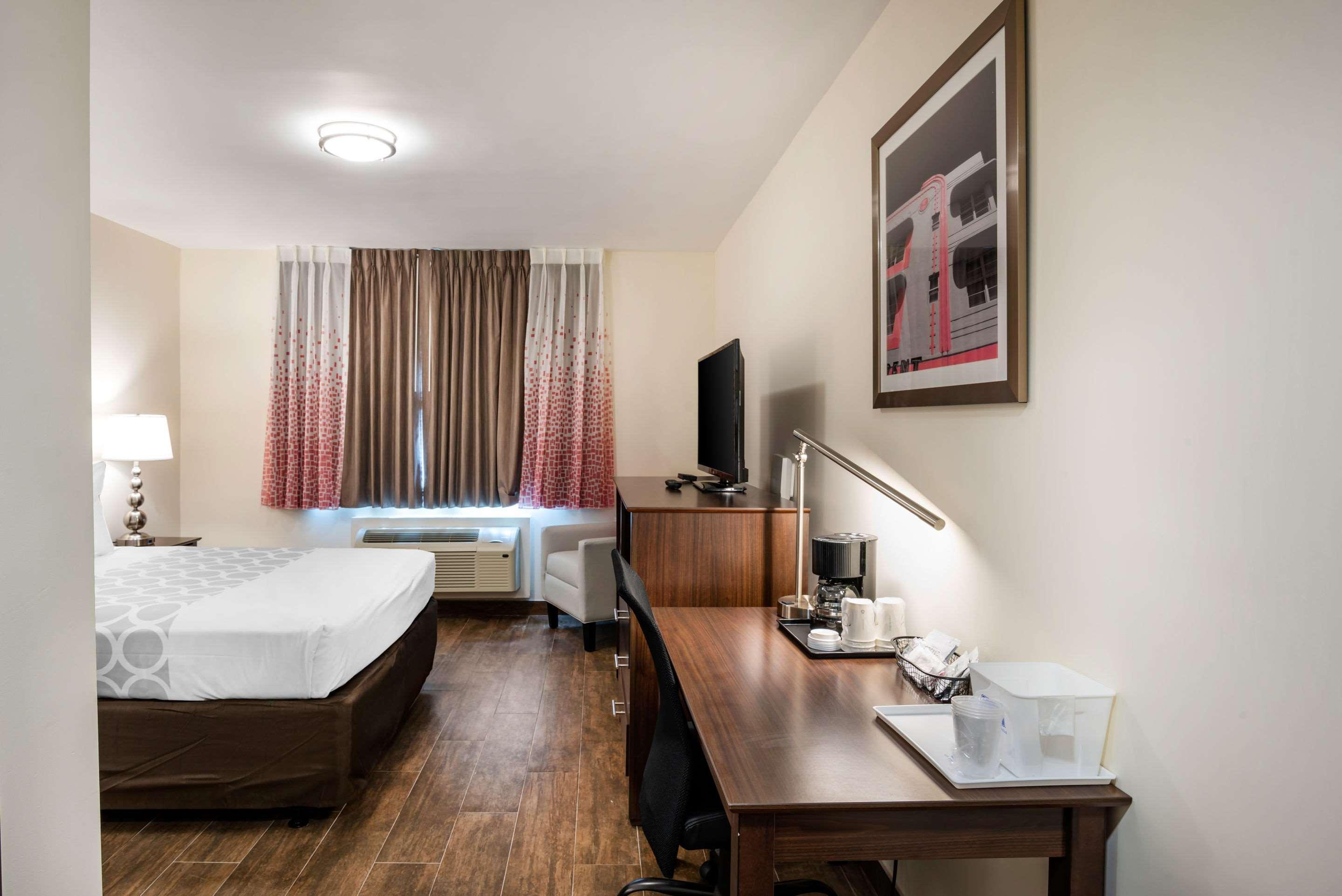 Downtown Hollywood Gardens Inn & Suites Екстериор снимка