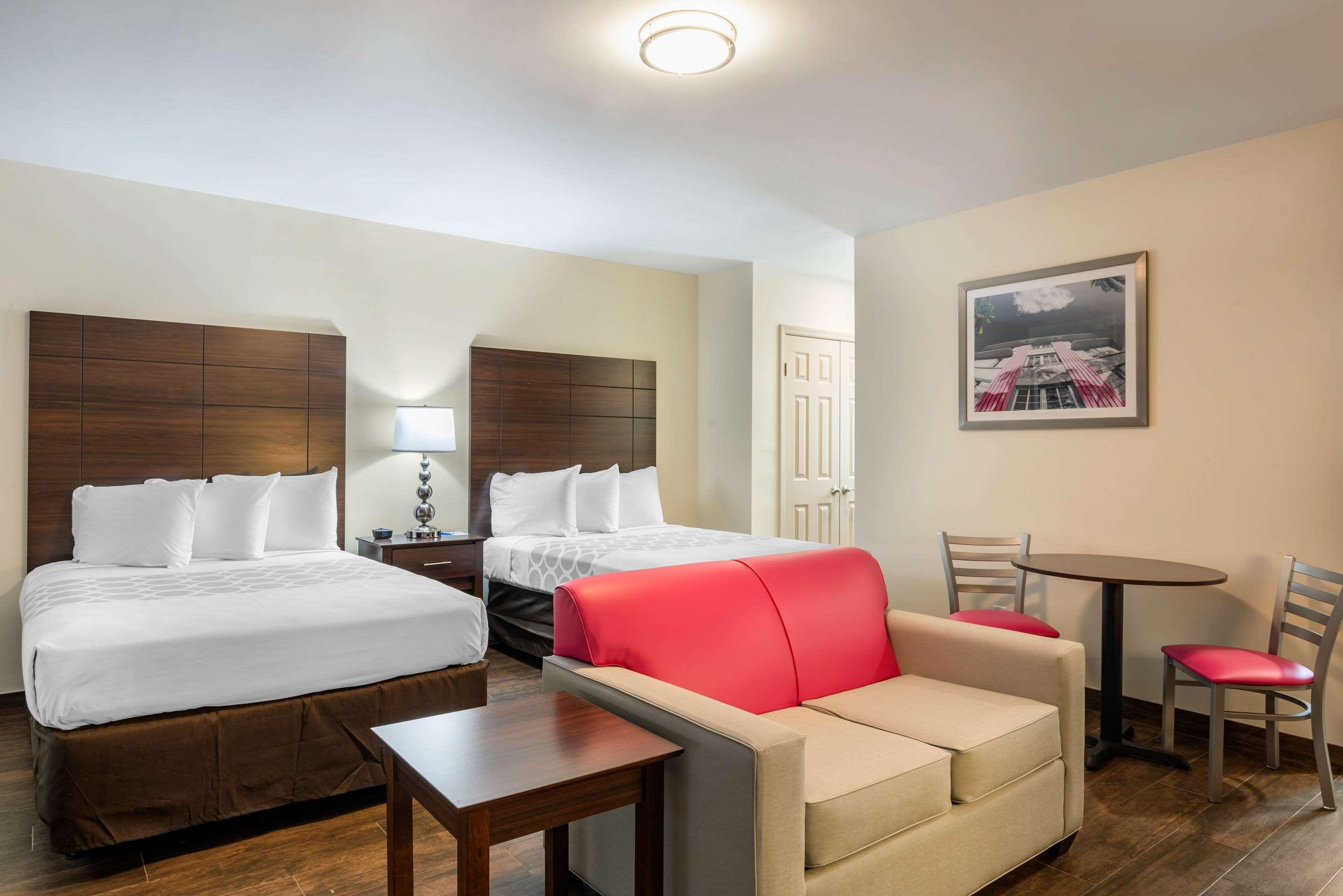Downtown Hollywood Gardens Inn & Suites Екстериор снимка