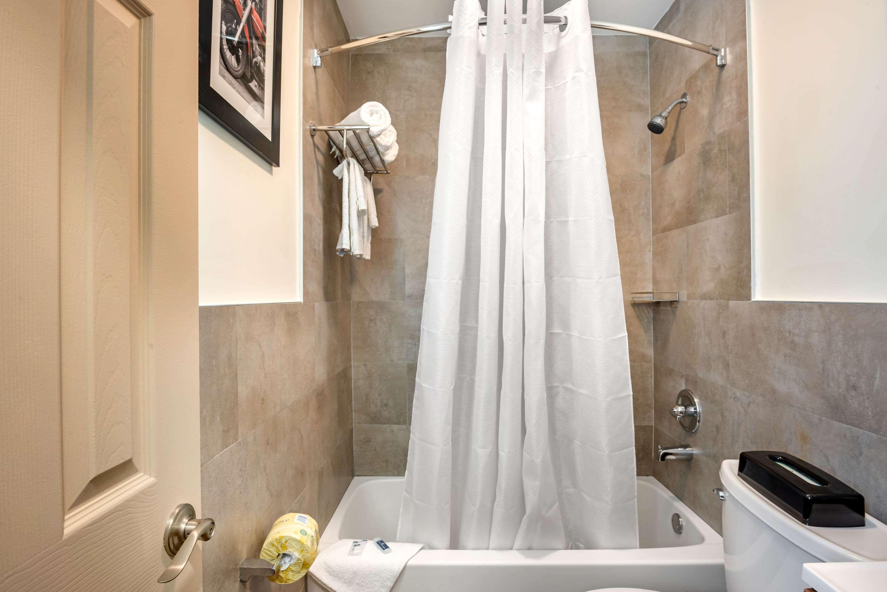 Downtown Hollywood Gardens Inn & Suites Екстериор снимка