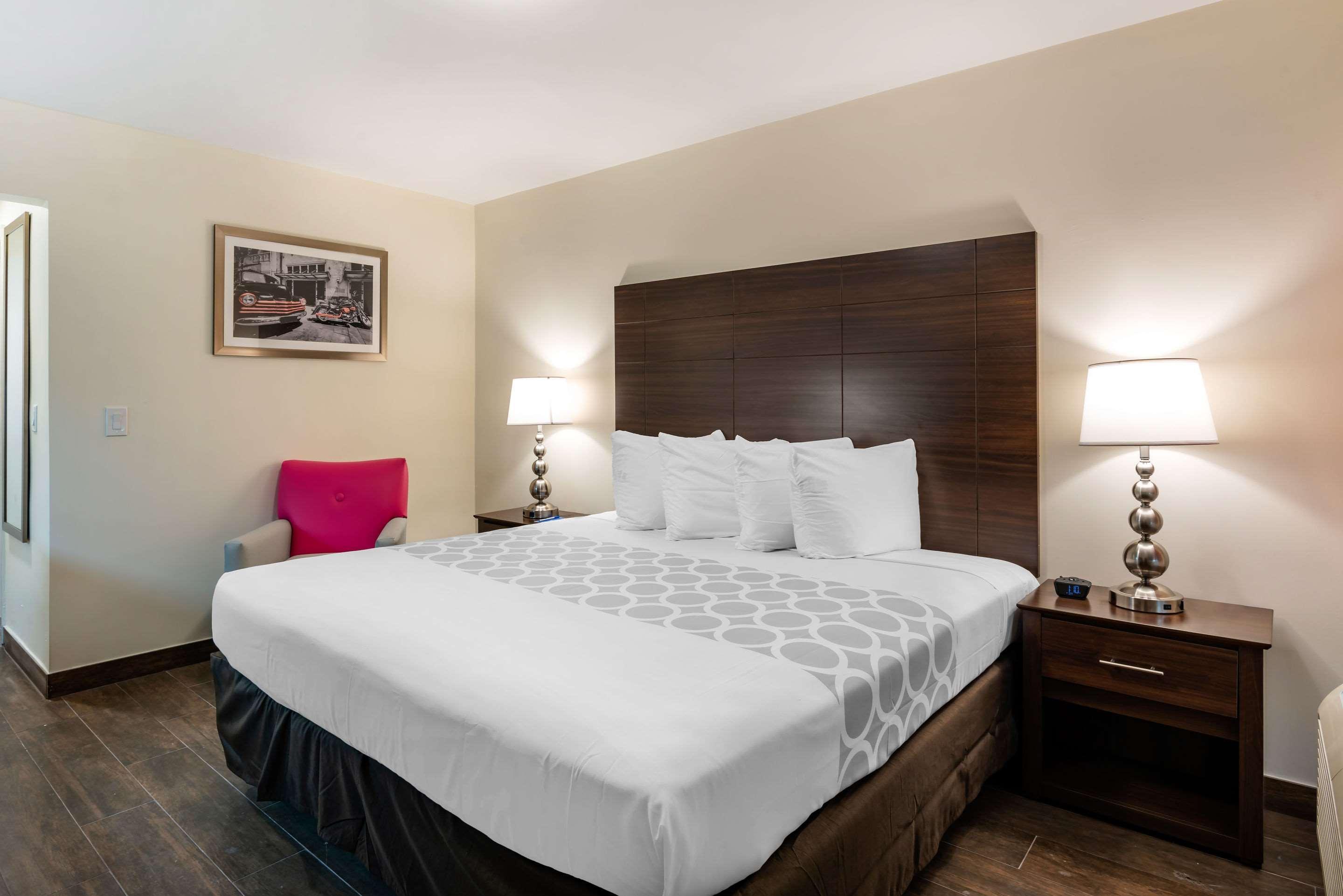 Downtown Hollywood Gardens Inn & Suites Екстериор снимка