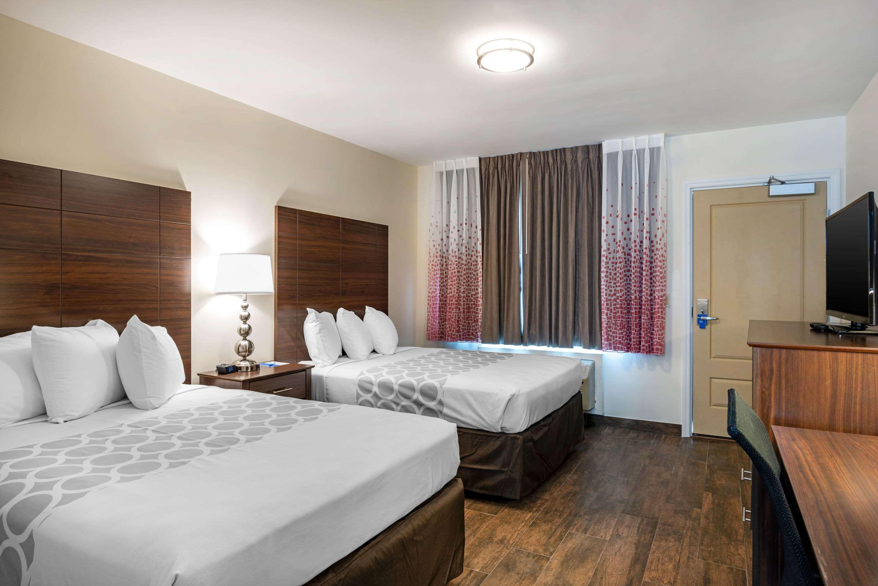Downtown Hollywood Gardens Inn & Suites Екстериор снимка