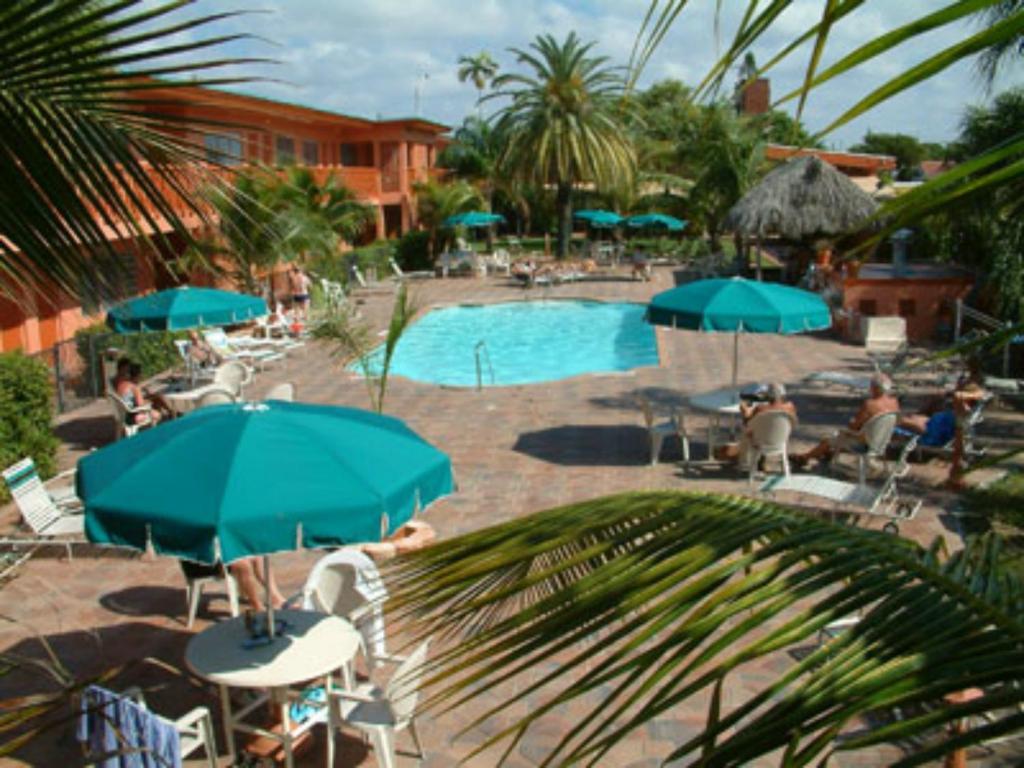 Downtown Hollywood Gardens Inn & Suites Екстериор снимка