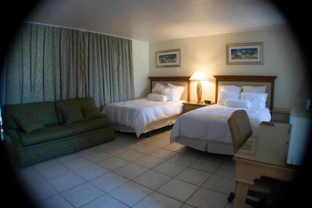 Downtown Hollywood Gardens Inn & Suites Екстериор снимка