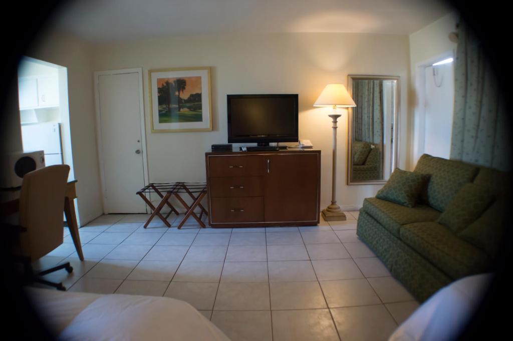 Downtown Hollywood Gardens Inn & Suites Екстериор снимка